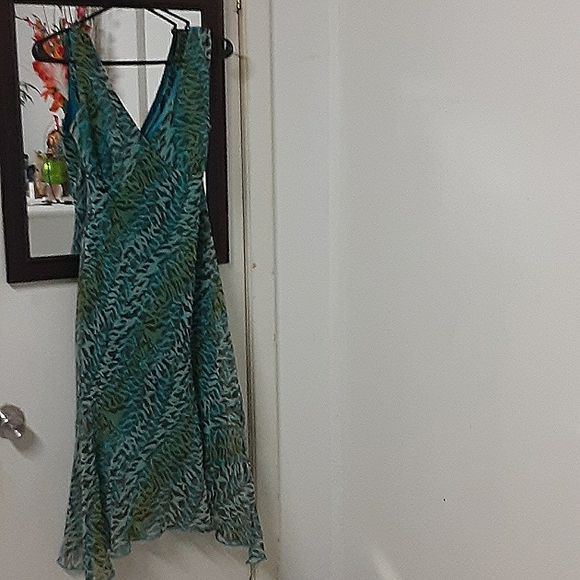 Dress - Picture 1 of 1
